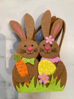 Cesta de fieltro para huevos de pascua, modelo "2 Conejos"