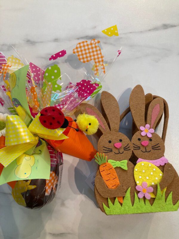 Cesta de fieltro para huevos de pascua, modelo "2 Conejos" - Imagen 3