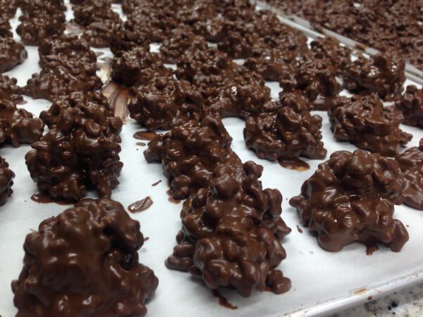 Bombones Magnos de chocolate y arroz inflado. Bote de 120g. - Imagen 2